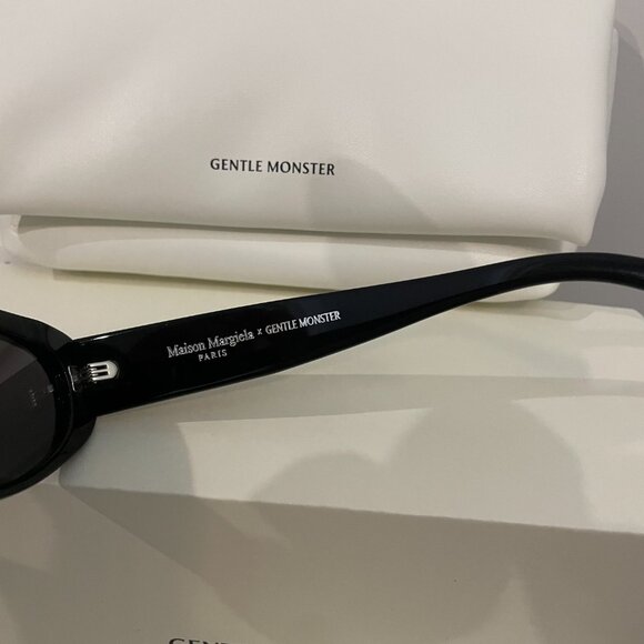 Gentle Monster Statement Black Sunglasses – Trendy Retro Street Style main image 5